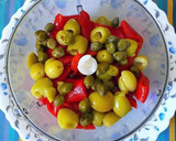 Foto del paso 1 de la receta: Tartar de piquillos y encurtidos