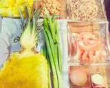 Foto del paso 1 de la receta: Arroz frito tailandés con langostinos y piña (Khao Pad Saparod)