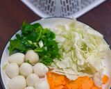 Foto langkah ke 1 dari resep Sop sayur dan telur puyuh.