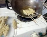 Foto langkah ke 3 dari resep Ayam Gulung Mie.