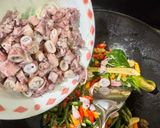 Foto langkah ke 2 dari resep Cumi Asin Pedas Manis.