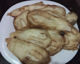 صورة لخطوة 1 من وصفة باذنجان بنكهة الحوت