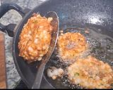A picture of step 3 of Fasting sabudana donuts vada.