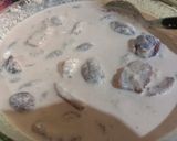 A picture of step 4 of Kheer chuwaray.