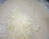 Foto langkah ke 4 dari resep Pastel Gulung Ragout Ayam.