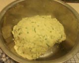 Foto langkah ke 3 dari resep Keripik Bawang Tanpa Telur.
