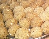 A picture of step 9 of Alsi Gond Ladoos.