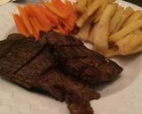 Foto langkah ke 6 dari resep TenderloinsteakSimple.