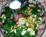 Foto del paso 5 de la receta: Ensalada de pepino encurtido con toque de perejil