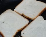 চিজ গার্লিক ব্রেড (Cheese garlic bread recipe in bengali) রেসিপির ধাপ 2 ছবি