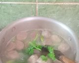 Foto langkah ke 3 dari resep 190. Sop Buncis Wortel Kentang Bakso.