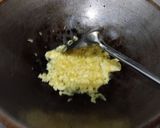 Foto langkah ke 1 dari resep Tumis Kol Telur Pedas.