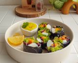 Foto langkah ke 6 dari resep Veggie Salad Roll with Saffron Tzatziki Sauce.