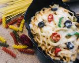 A picture of step 10 of Spaghetti with cheese and pepper.