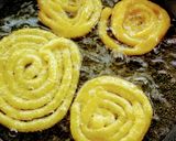 ইন্সার্ট জিলেপি (Instant jelabi recipe in Bengali) রেসিপির ধাপ 5 ছবি