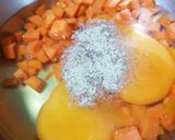 รูปขั้นตอนการทำที่ 1 ของ ไข่ตุ๋นผักโขมแครอท🥬🥕