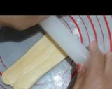 Foto langkah ke 7 dari resep Bolen Isi Tape.