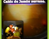 Foto del paso 3 de la receta: Caldo de jamón serrano con verduras