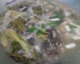 Foto langkah ke 4 dari resep Sop Ikan Gabus Asam Segar.