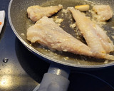 Foto del paso 2 de la receta: Rape con gambones