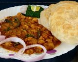 A picture of step 10 of Chole bhature.
