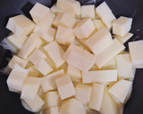 Foto del paso 2 de la receta: Queso provolone fundido con cebollas caramelizadas