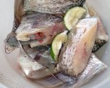 Foto langkah ke 2 dari resep Ikan gurame goreng.