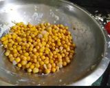 A picture of step 1 of मटर चाट.
