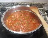 Foto del paso 5 de la receta: Alubias con calamar, gambas y almejas