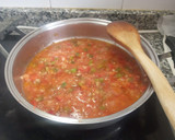 Foto del paso 5 de la receta: Alubias con calamar, gambas y almejas