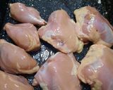Foto del paso 1 de la receta: Pata y muslo con papas al horno