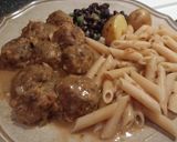 A picture of step 4 of Vegan Swedish Köttbullar.