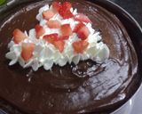 Foto del paso 9 de la receta: Tarta de chocolate (rellena nata con fresas)