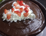Foto del paso 9 de la receta: Tarta de chocolate (rellena nata con fresas)