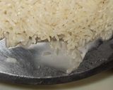 चावल की खीर कुकर वाली (chawal ki kheer cooker wali recipe in hindi) रेसिपी चरण 2 फोटो
