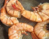 Foto langkah ke 2 dari resep Udang saos mentega.