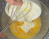 Foto del passaggio 1 della ricetta Tortino allo Yogurt e Lamponi con Crema Inglese al Latte Condensato