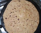 A picture of step 3 of Daal paratha.