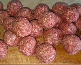 Sis kefte (roston sült birkahúsgombócok) recept fázis 2 fotója