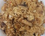 Foto langkah ke 5 dari resep Mie shirataki goreng.