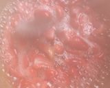 Foto del paso 7 de la receta: Gelatina sabor a coco con una salsa de fresa