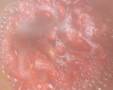 Foto del paso 7 de la receta: Gelatina sabor a coco con una salsa de fresa