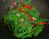 Foto langkah ke 3 dari resep Tumis kacang panjang dan tempe.