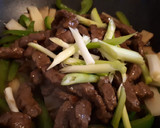 Foto del paso 9 de la receta: Ternera salteada con brotes de bambú (estilo chino)