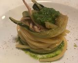 Foto del passaggio 3 della ricetta Spaghetti totani cicoria cimata e pesto di prezzemolo