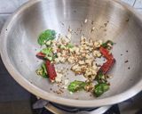 A picture of step 3 of Dahi Tadka.