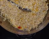 A picture of step 2 of Puffed rice upma.