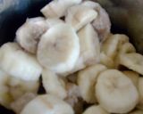 A picture of step 1 of Parle g biscuit banana ice cream.