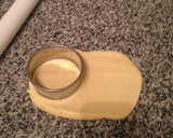 Foto del paso 10 de la receta: Tapa para alfajores de maicena ! (caseras y ricas)