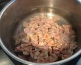 Une image de l'étape 1 de Farfalles bicolores au gorgonzola,basilic et oignon rouge.